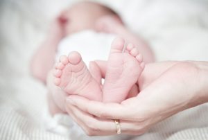 הטרנד החם של הורים טריים: עיצוב תעודת לידה